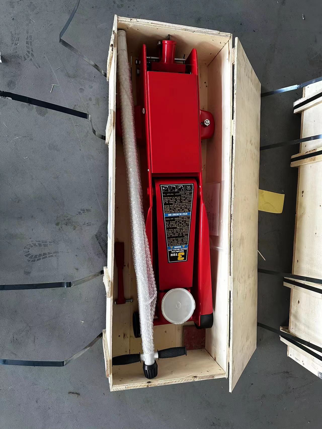 Dynamic and static load testing of the hydraulic jack
